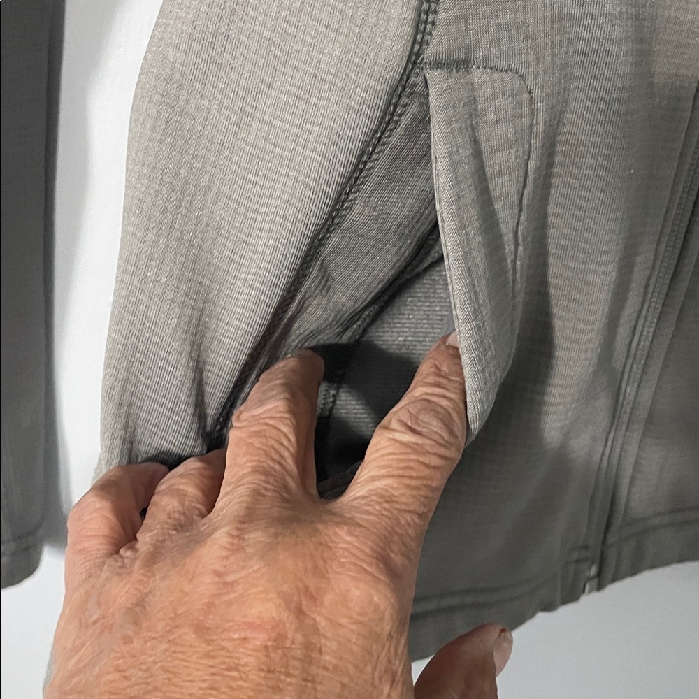 The North Face full zip Hooded Jacket - Picture 3 of 8